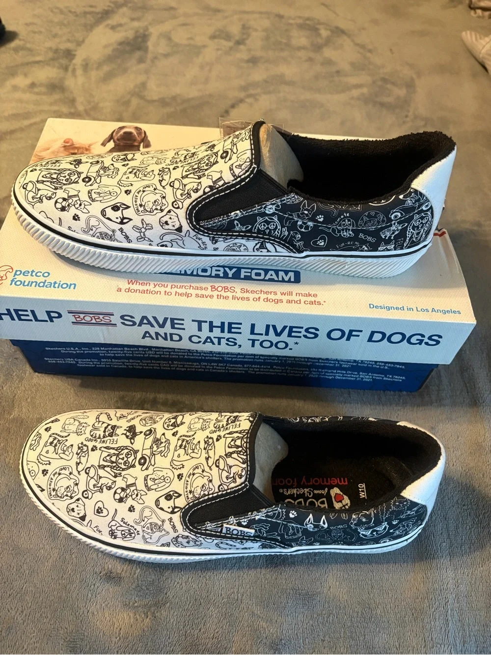 Women’s Skechers BOBS White & Black Pet Print Slip-On Sneakers Size 10W
